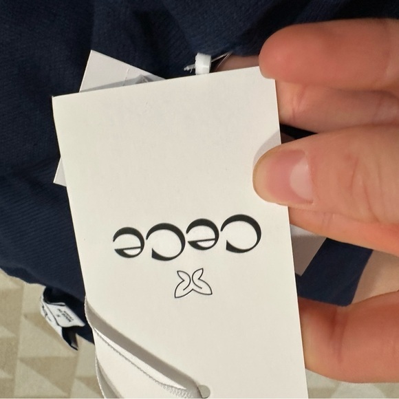 Cece navy blue crewneck sweater pearl button back - Picture 3 of 3